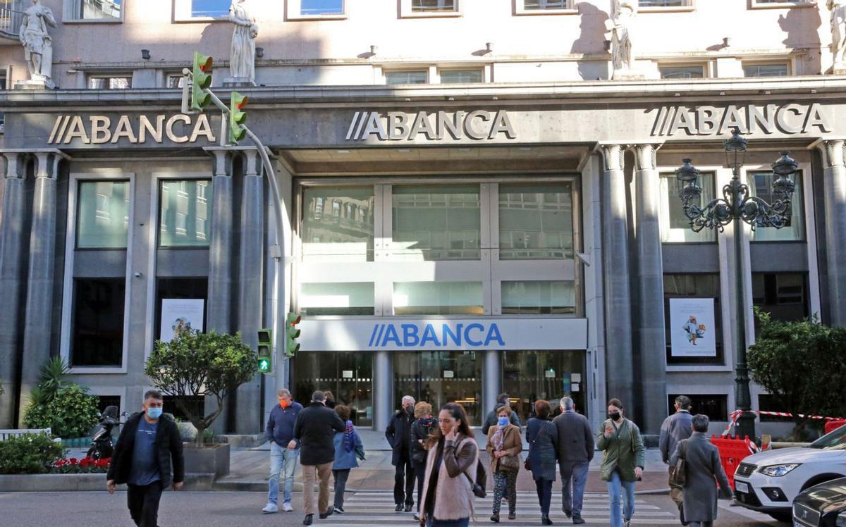 Vista exterior de la oficina principal de Abanca en Vigo.