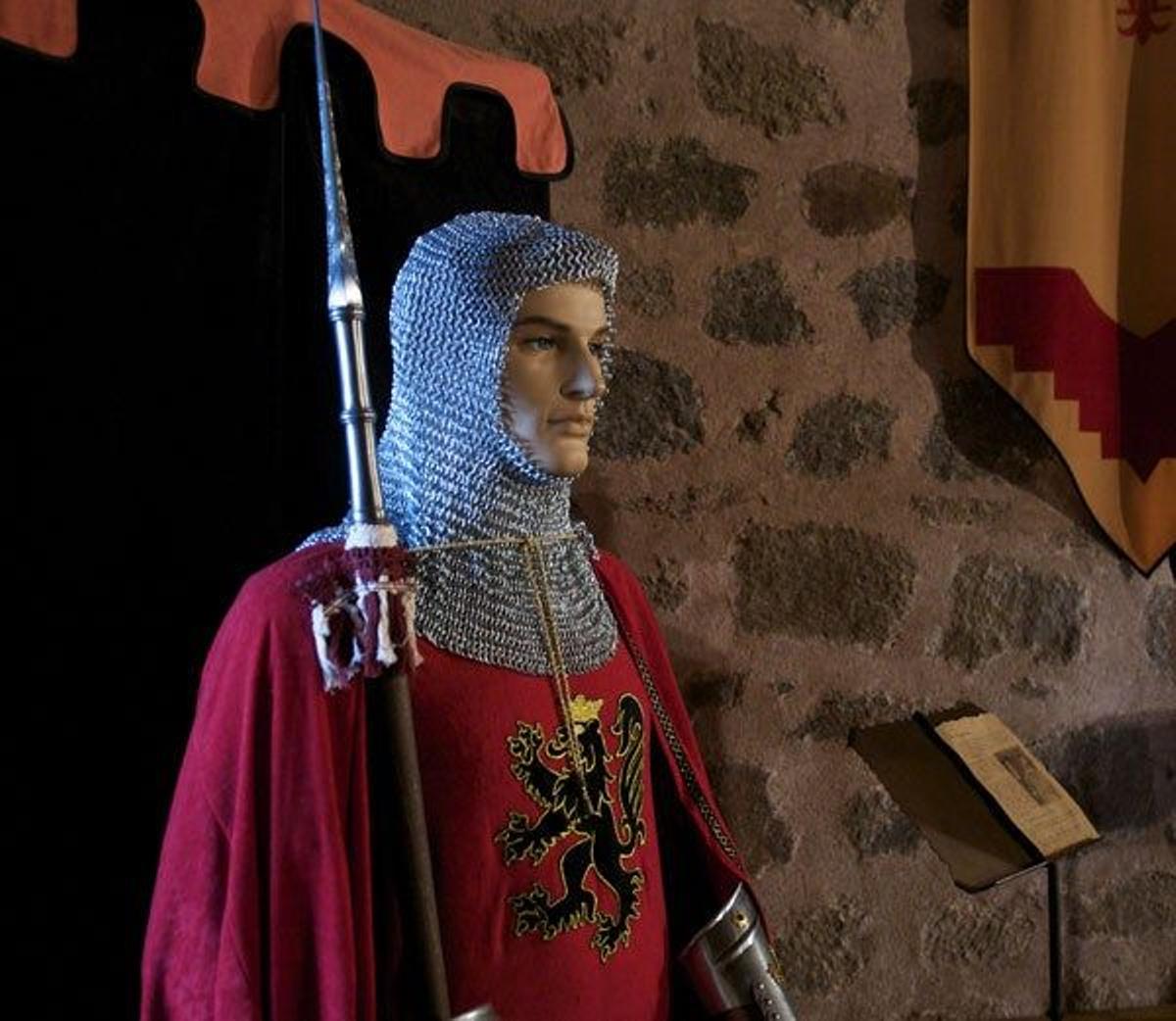 A finales del siglo XIV, el Copndestable Dávalos levantó en la localidad de Arenas de San Pedro el
