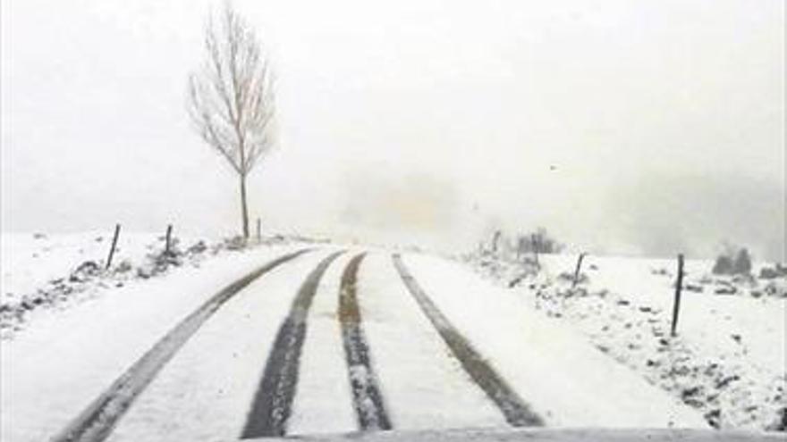 La nieve llega a la provincia de Castellón a siete días del invierno