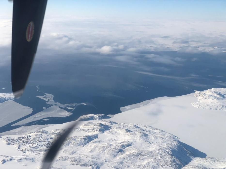 En el segundo día, Manuel Calvo pone pie en Illulissat, Groenlandia