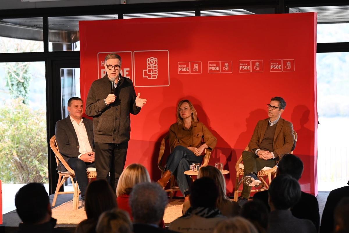 El expresidente de Aragón, Marcelino Iglesias, ha sido el encargado de introducir el acto de clausura.