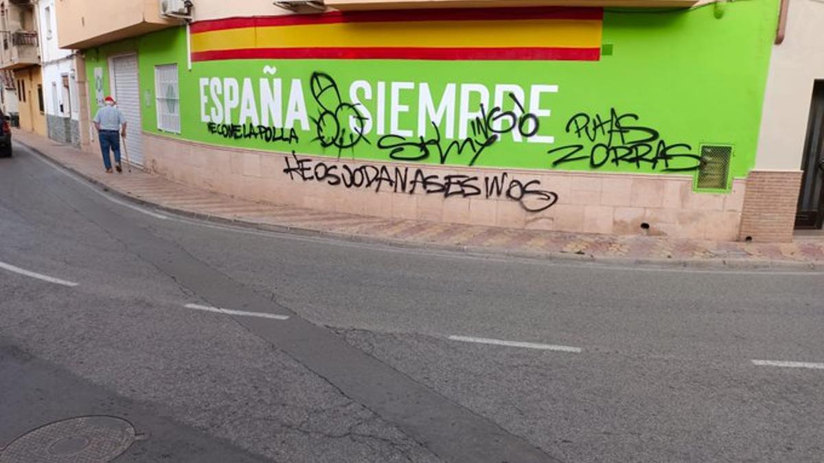 Vox Nàquera denuncia un ataque con pintadas a su sede