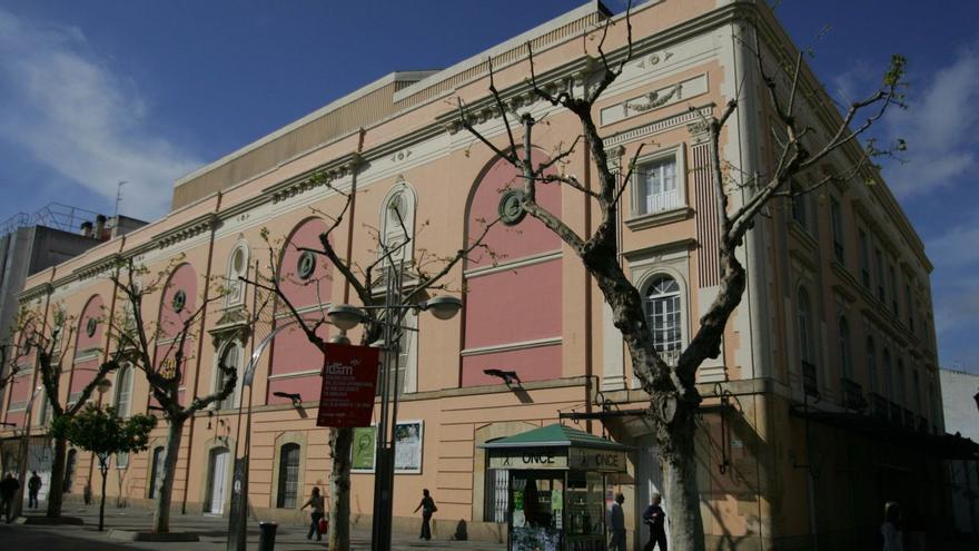 El Gran Teatro, que cumple en 2023 siglo y medio de existencia, es uno de los equipamientos claves en todo plan de protección y promoción del Centro Histórico y de la ciudad. | SÁNCHEZ MORENO