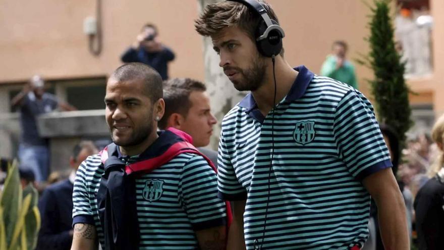 Piqué sería &quot;muy duro&quot; con Alves si se demuestra su culpabilidad