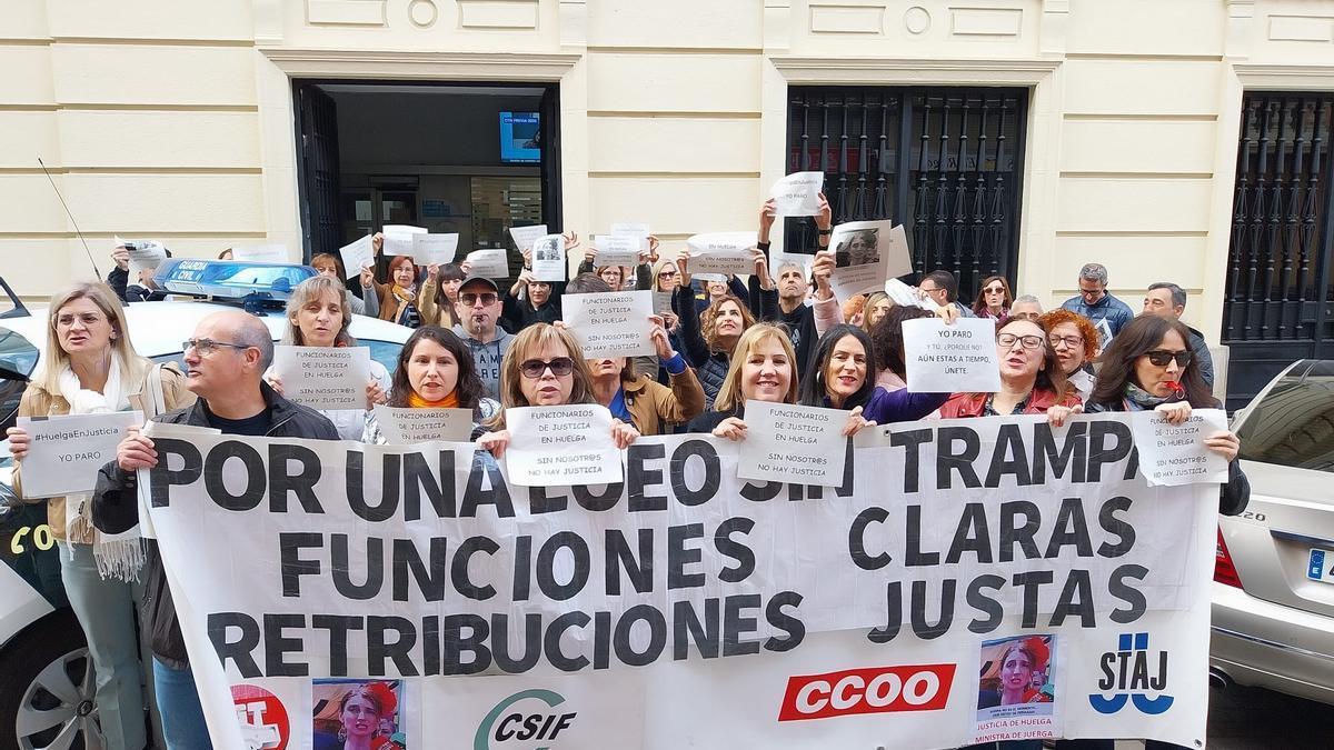 Funcionarios del Ministerio de Justicia se manifiestan por Zamora.