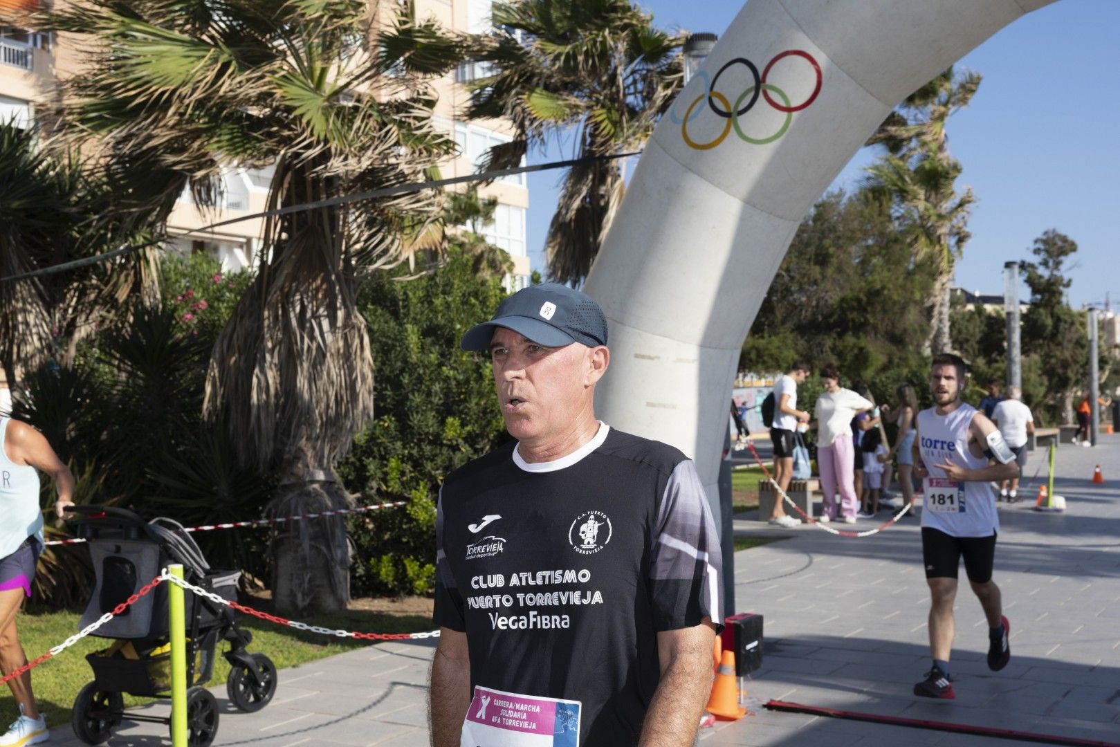 Así fue en imágenes una nueva edición de la carrera solidaria de AFA Torrevieja