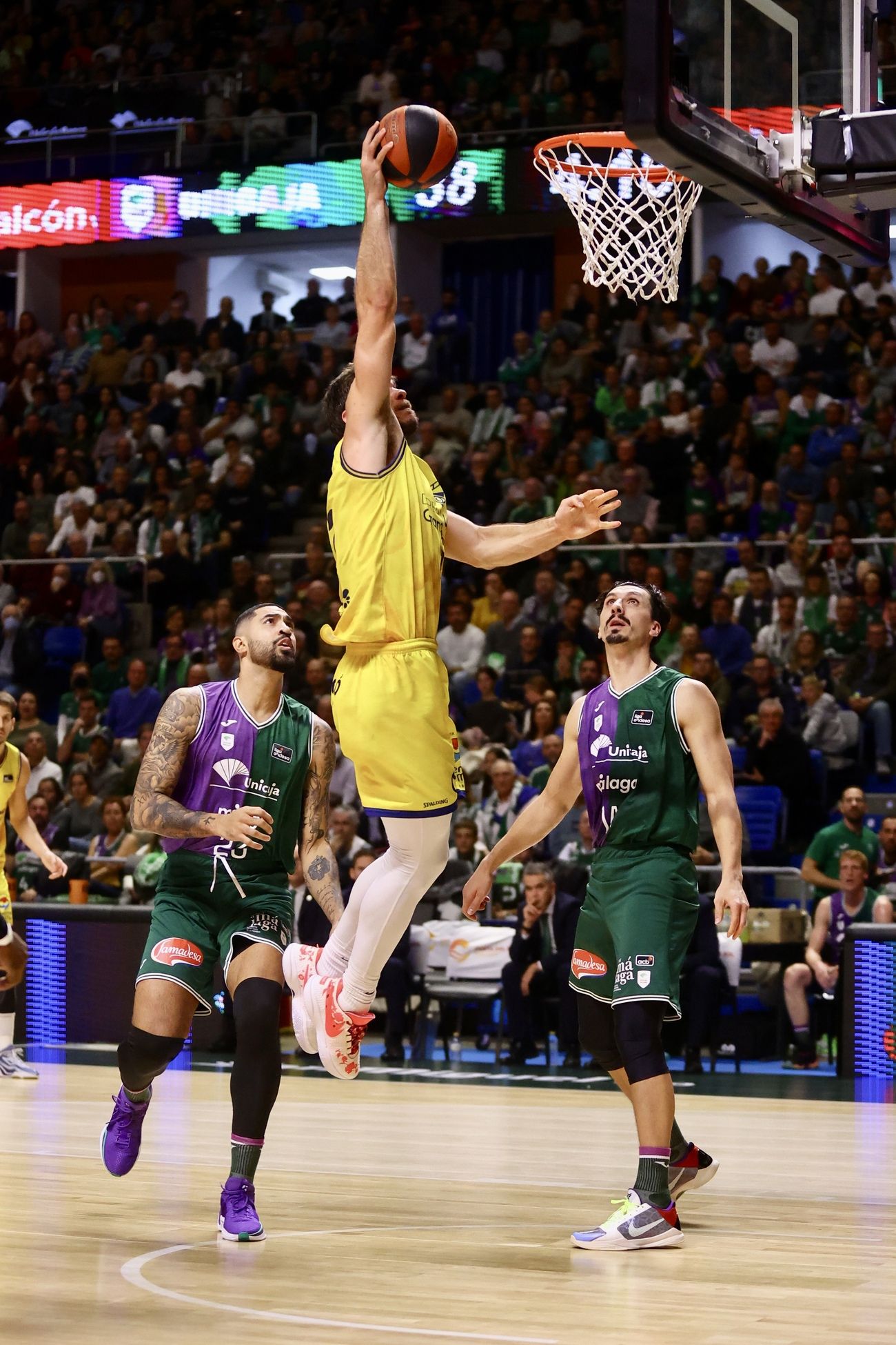 El partido Unicaja-Dreamland Gran Canaria, en imágenes