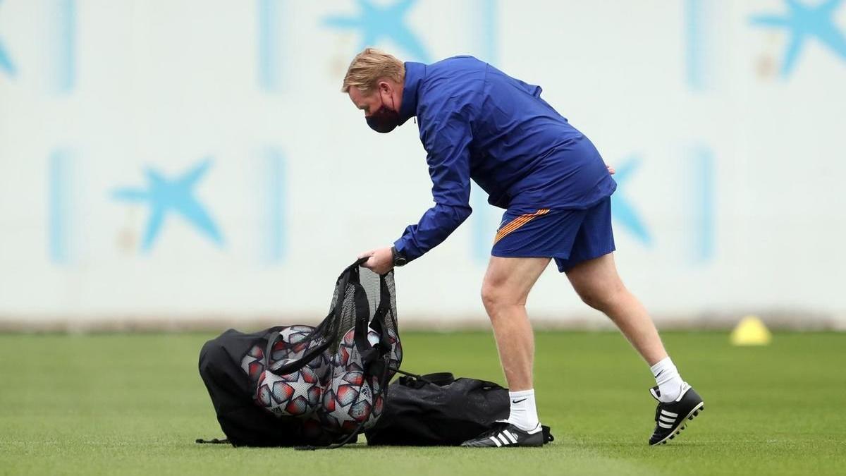 Ronald Koeman, en el último entrenamiento previo al debut europeo.