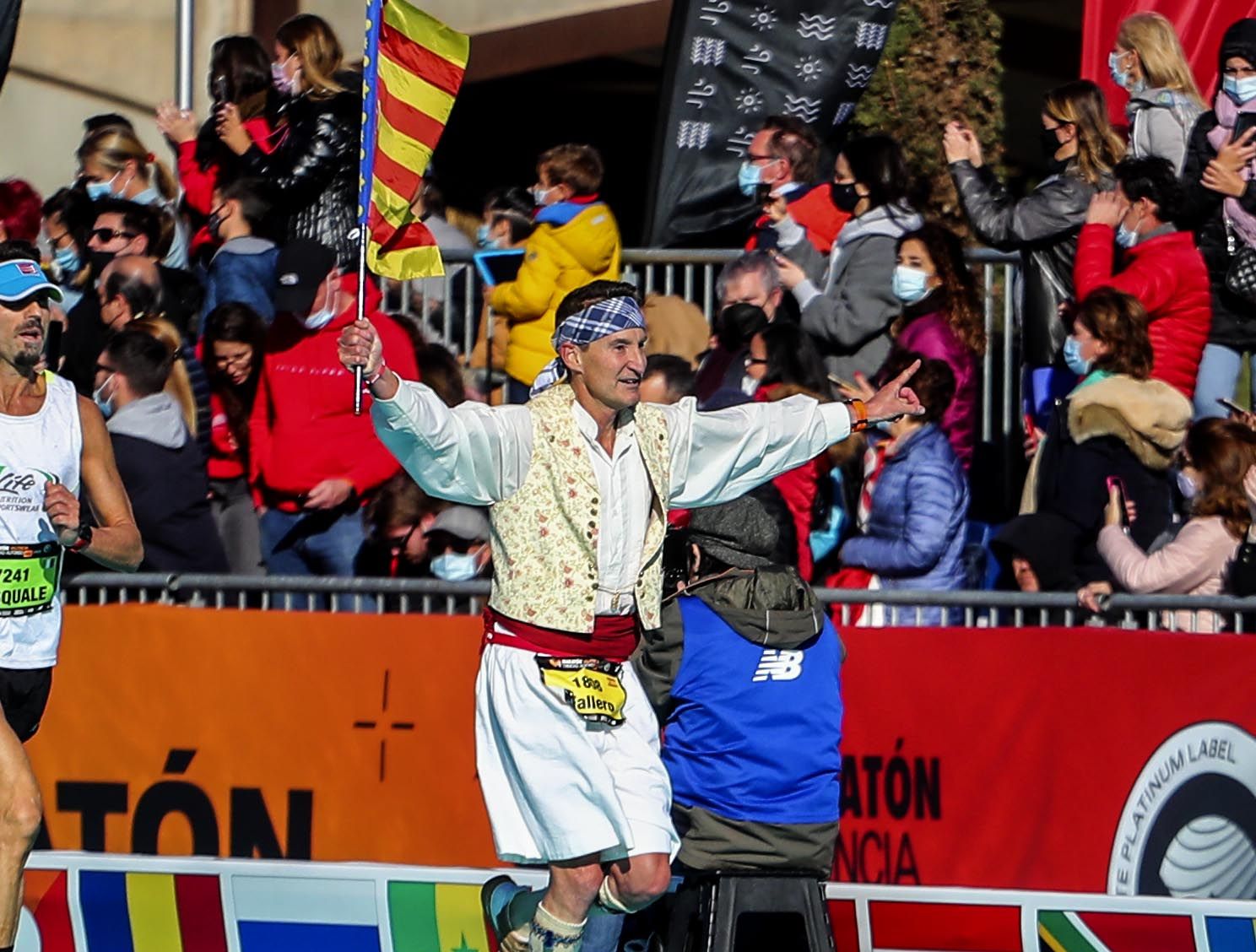 ¡Busca tu foto! Llegada del Maratón Valencia 2021