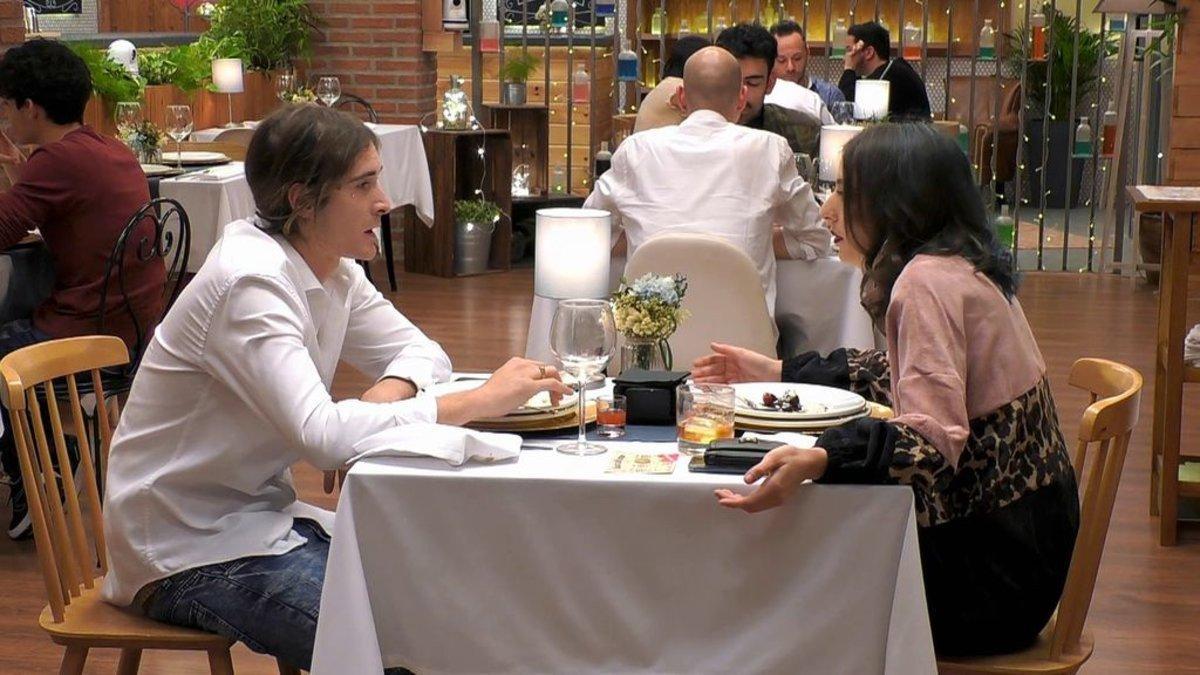 First Dates: Ana alucina con la respuesta de su cita tras darle charla