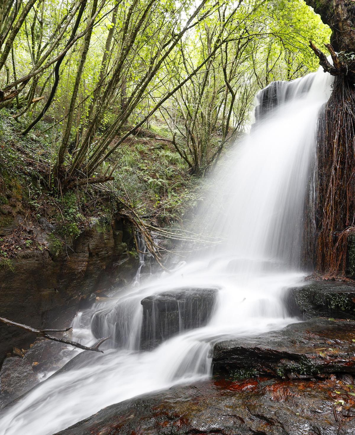 Cascada de Bouzafría, en el río Eifonso, en Bembrive.