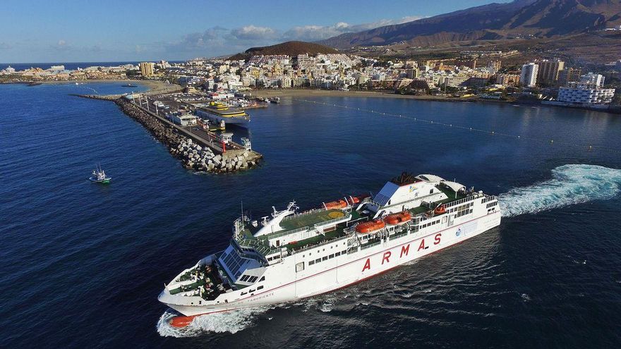 9,200 passengers will use the Port of Los Cristianos at the beginning of Holy Week