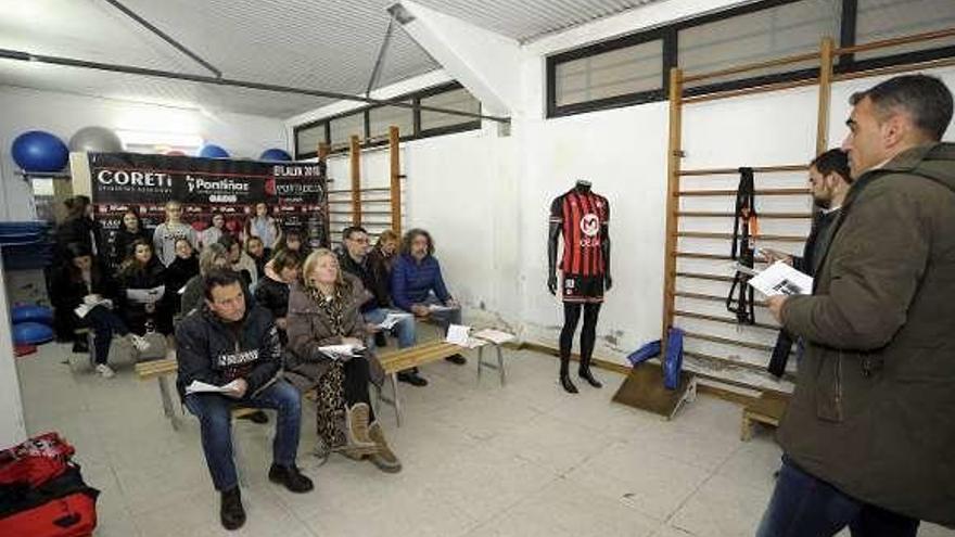 Imagen de la reunión celebrada ayer. // Bernabé/Javier Lalín