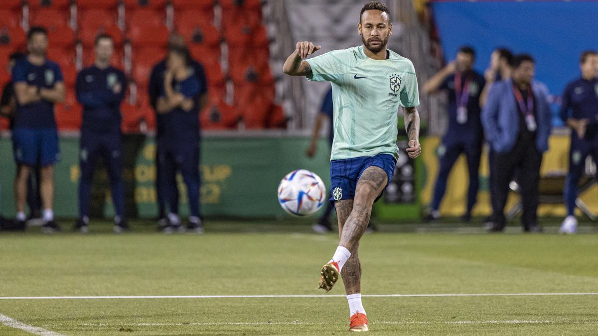 Neymar en el entrenamiento de de Brasil este sábado.