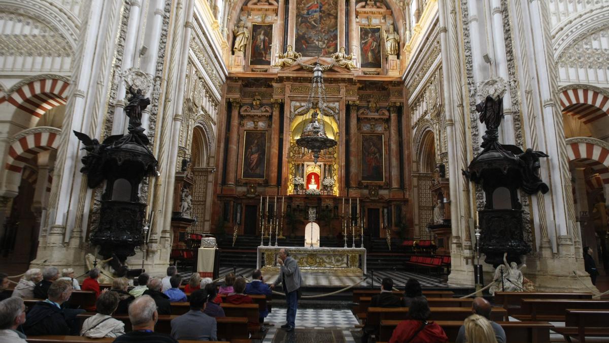 Altar y retablo mayor de la Mezquita-Catedral de Córdoba.