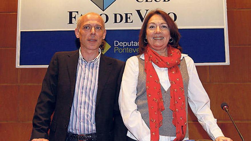 Alicia Galloti fue presentada por el psicólogo y sexólogo Emilio López.  // José Lores