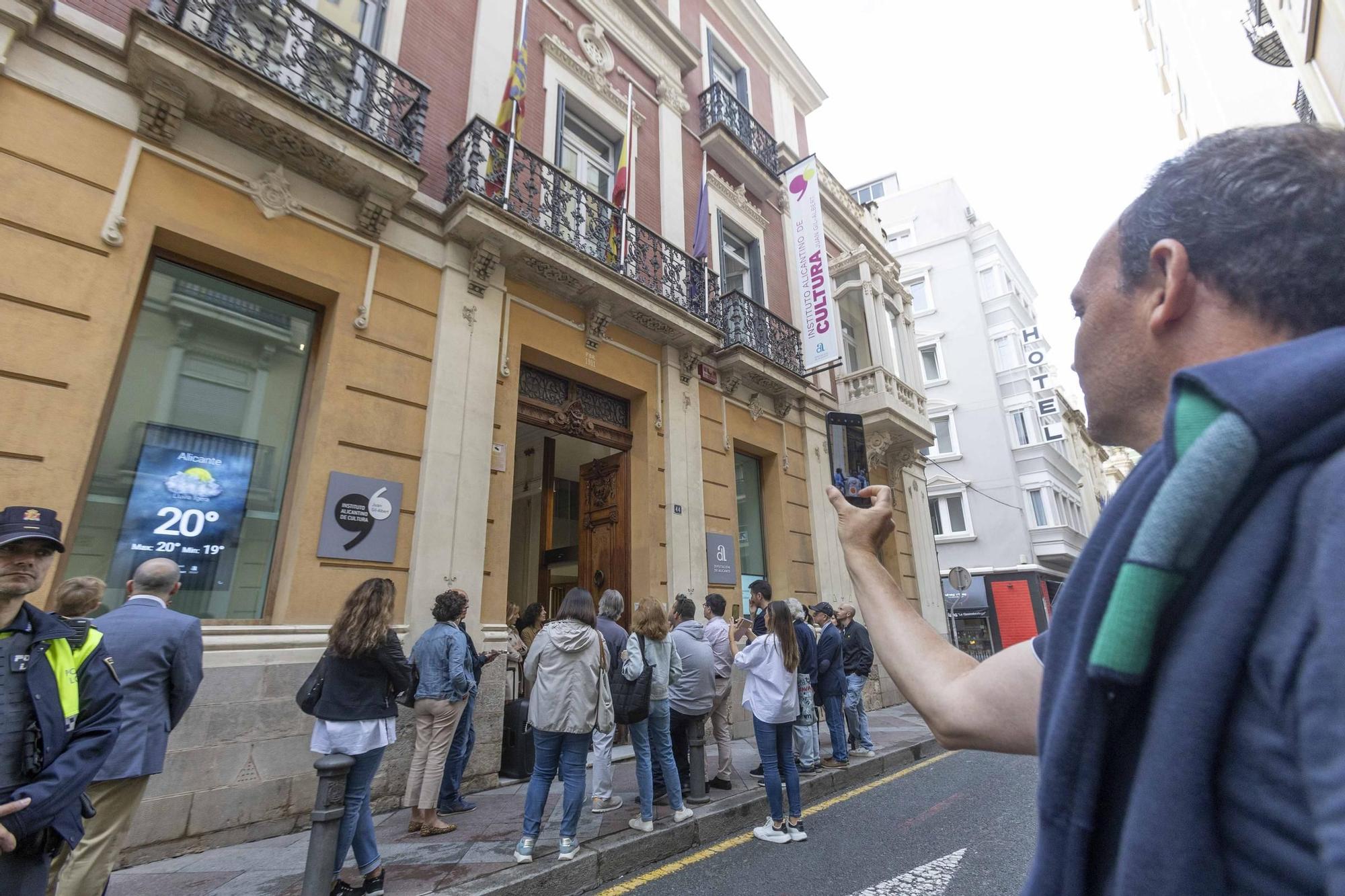 Un recorrido guiado inaugura el Eje Cultural San Fernando de Alicante