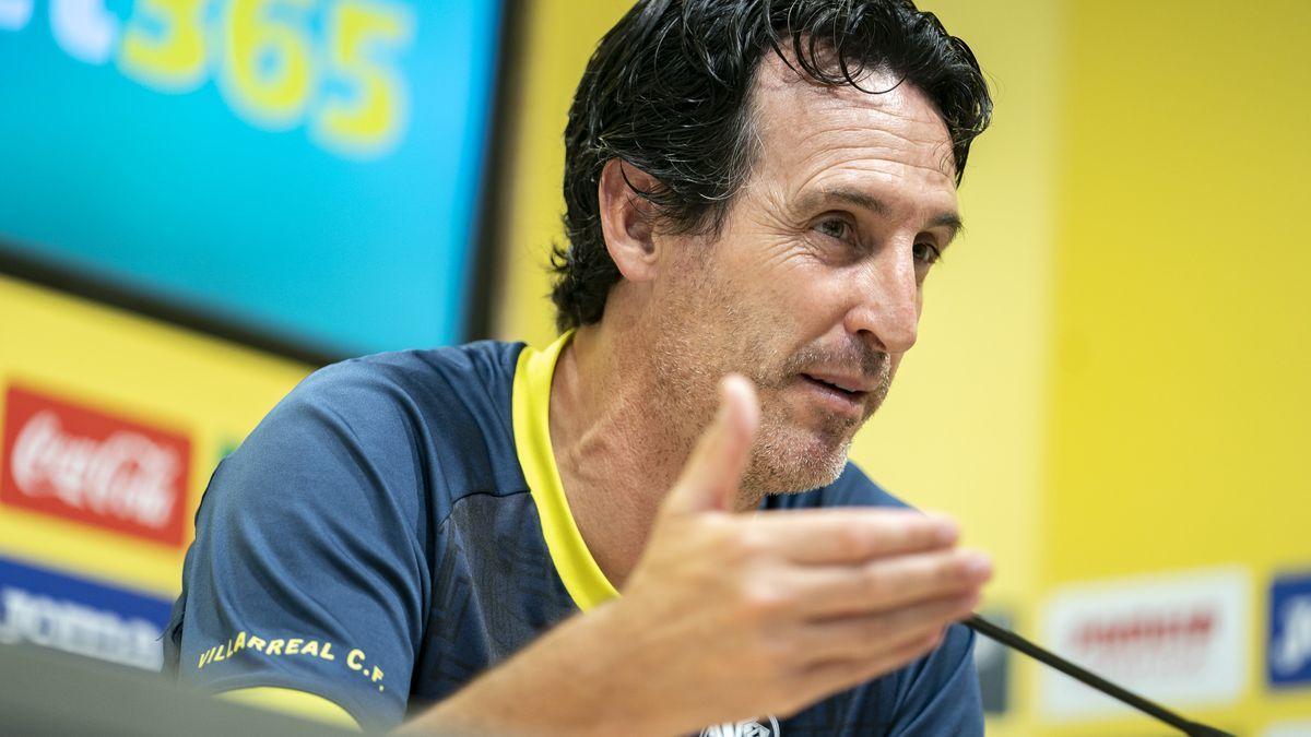 Emery en una rueda de prensa del Villarreal