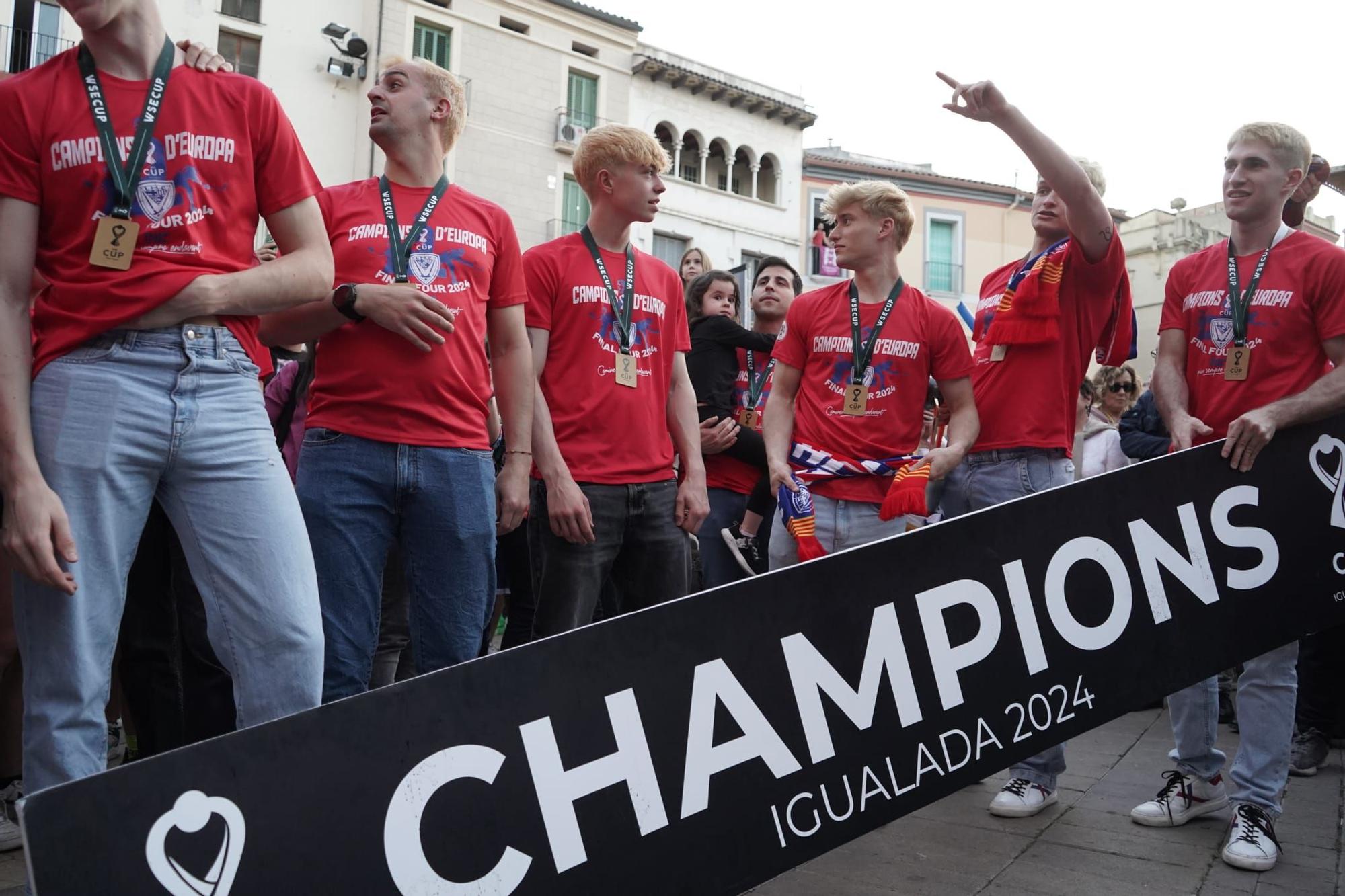 Les millors imatges de la celebració de l'Igualada HC després de guanyar l'Europe Cup