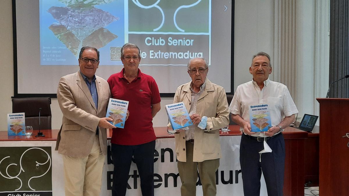 Presentación del informe del Club Senior.
