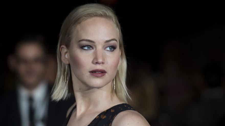 Jennifer Lawrence fue engañada por un hacker.