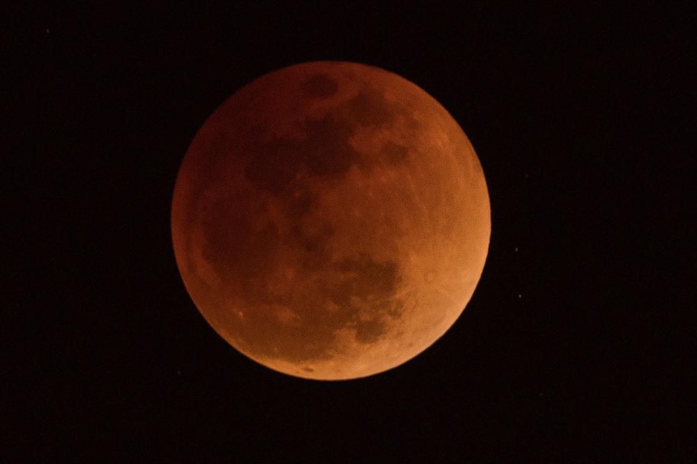 Las mejores imágenes del eclipse de la superluna