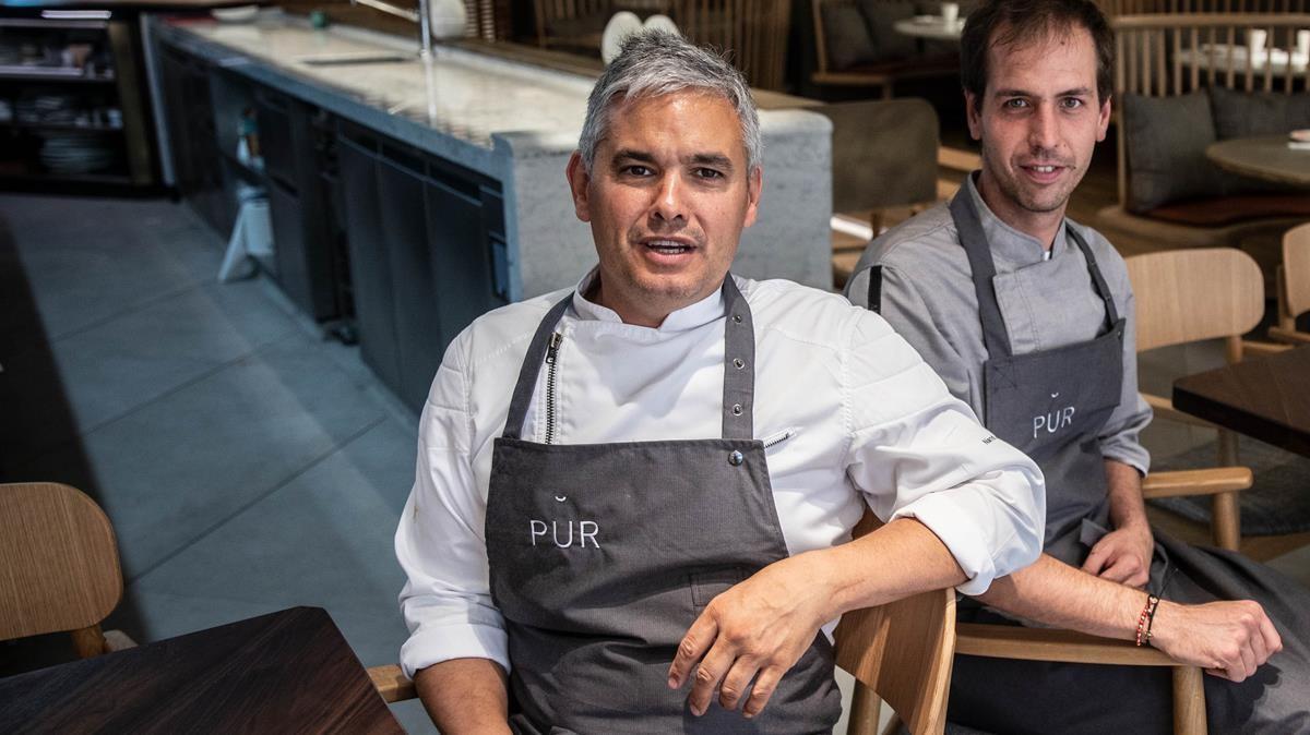 Nandu Jubany, junto al jefe de cocina Maties Coll, en el restaurante Pur, uno de los proyectos del prestigioso chef.