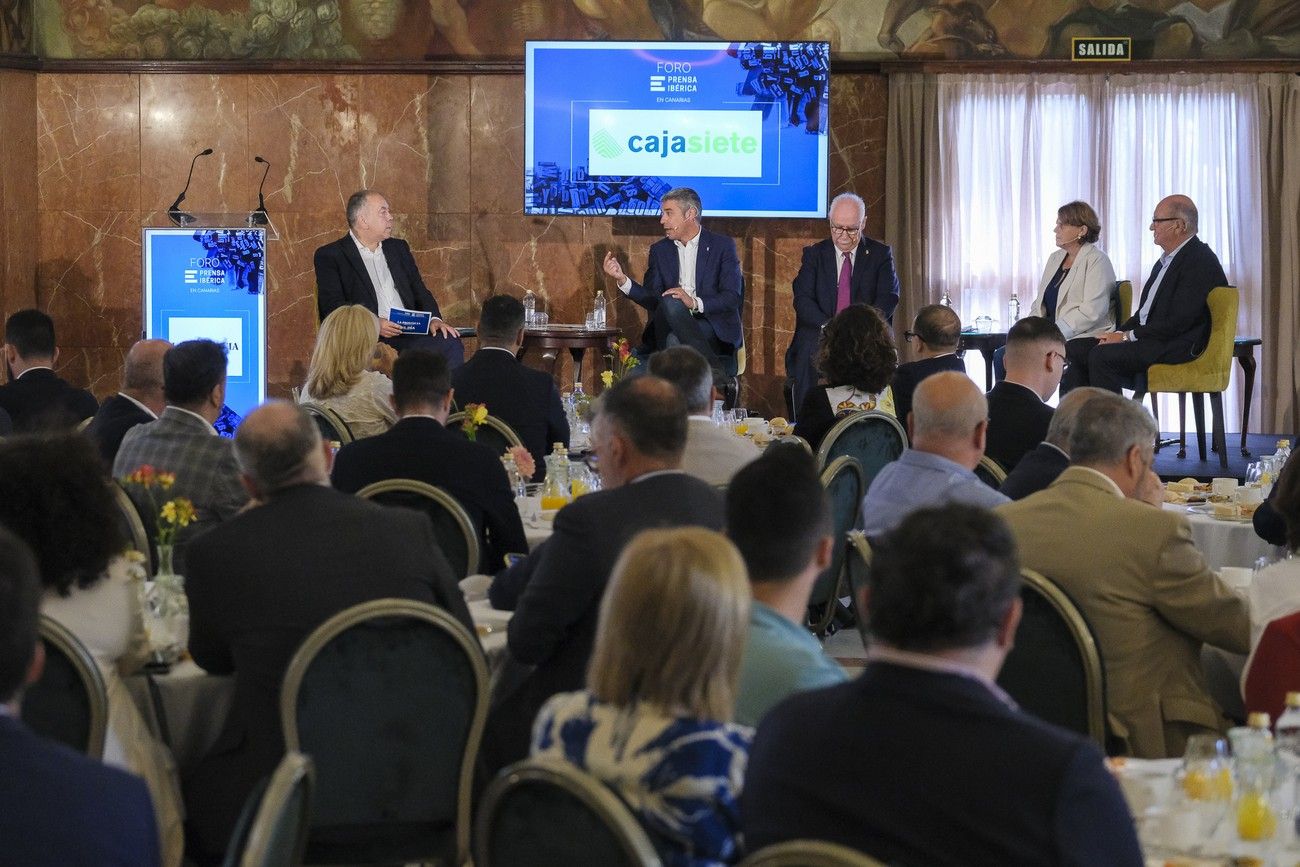 Foro Cajasiete: "Canarias y su sector primario"