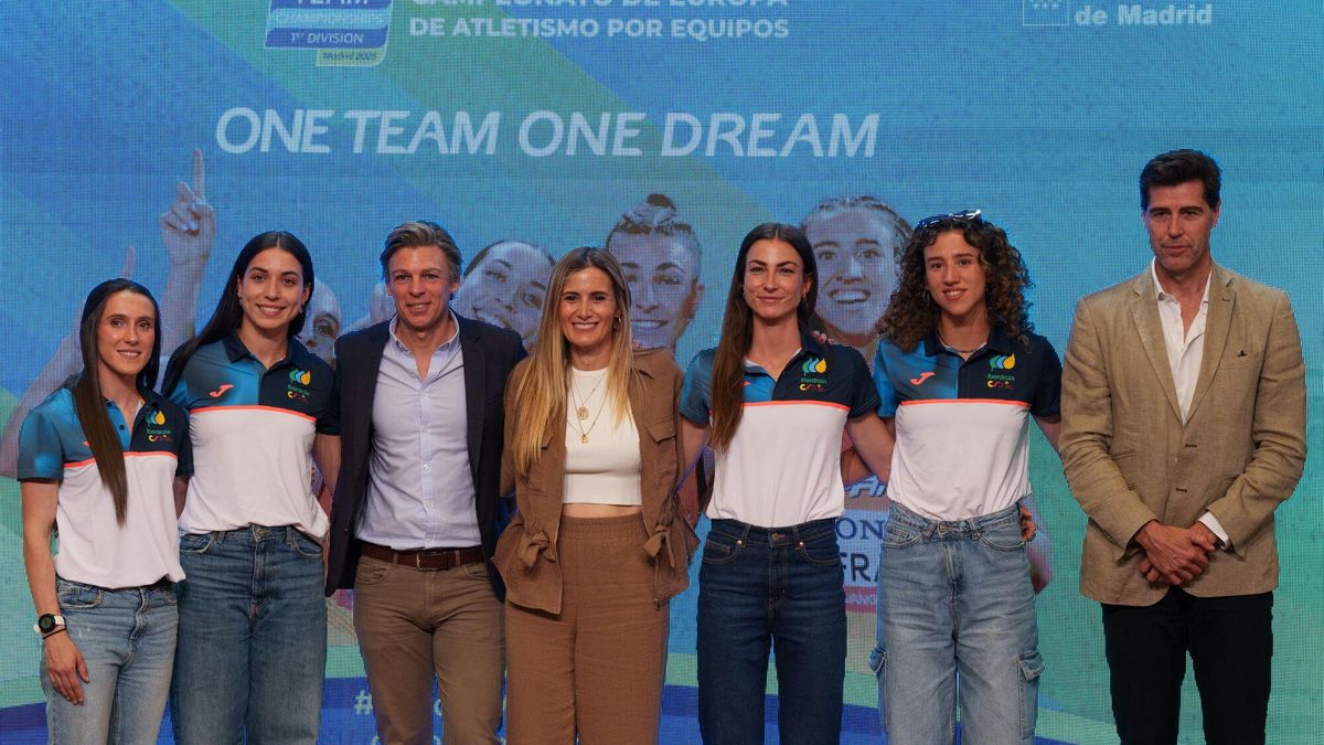 Las atletas Paula Sevilla, Blanca Hervás, Daniela Fra y Eva Santidrián; el director general de Deportes de la Comunidad de Madrid, Alberto Tomé; la concejala de Deportes del Ayuntamiento de Madrid, Sonia Cea, y el presidente de la Real Federación Española de Atletismo, Raúl Chapado, presentan de forma oficial el Campeonato de Europa de Selecciones de Madrid 2025.