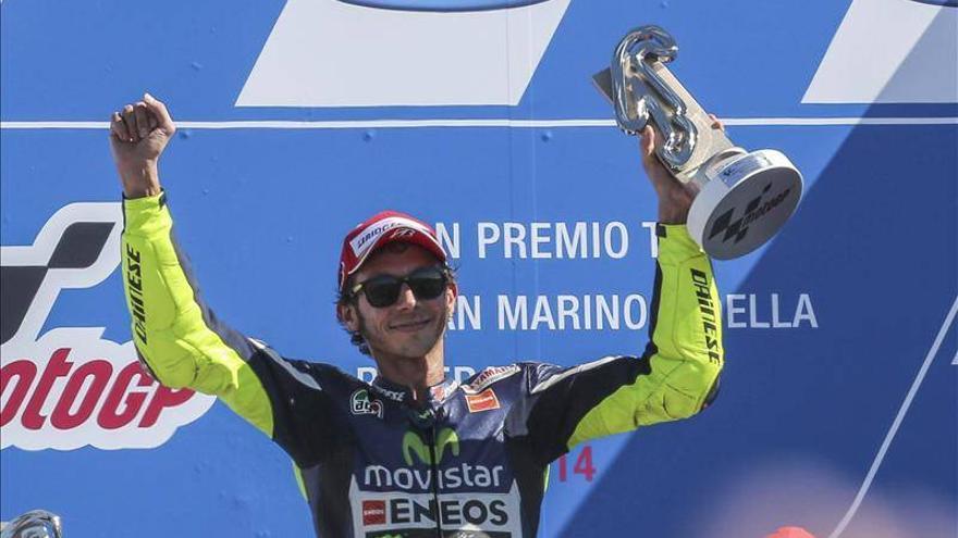 Rossi se instala en el cielo ante miles de fans con su primer triunfo en el Mundial