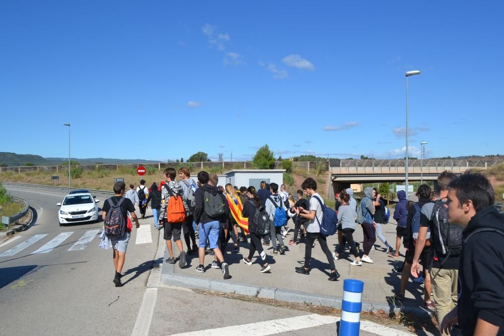 Els estudiants buiden les aules i tornen a tallar el trànsit a Manresa