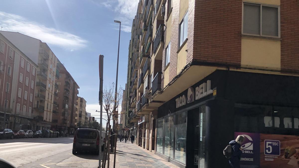 Vídeo | El Horno, Jordán, Electrocash, Modas Nati, Retales Amado y Calzados Peña, en la calle comercial de Cáceres