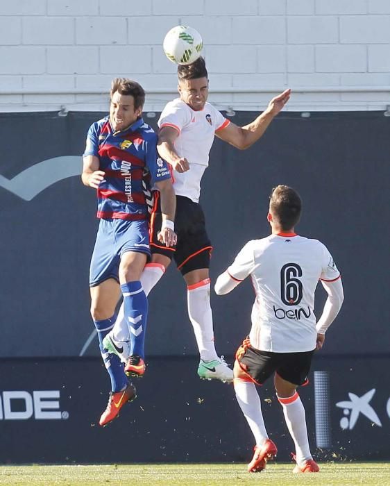 Valencia Mestalla - Llagostera, en imágenes