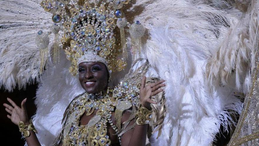 Hermosa! Erika Echuaca es elegida Reina del Carnaval de Las Palmas