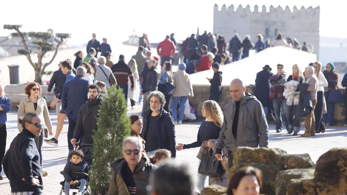 Turistas visitando Córdoba.