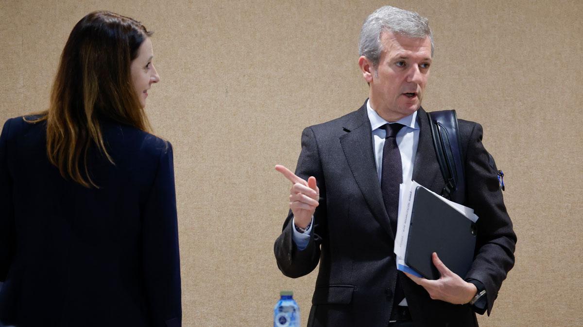 La conselleira de Medio Rural, María José Gómez Rodríguez, con el presidente de la Xunta, Alfonso Rueda, esta mañana.