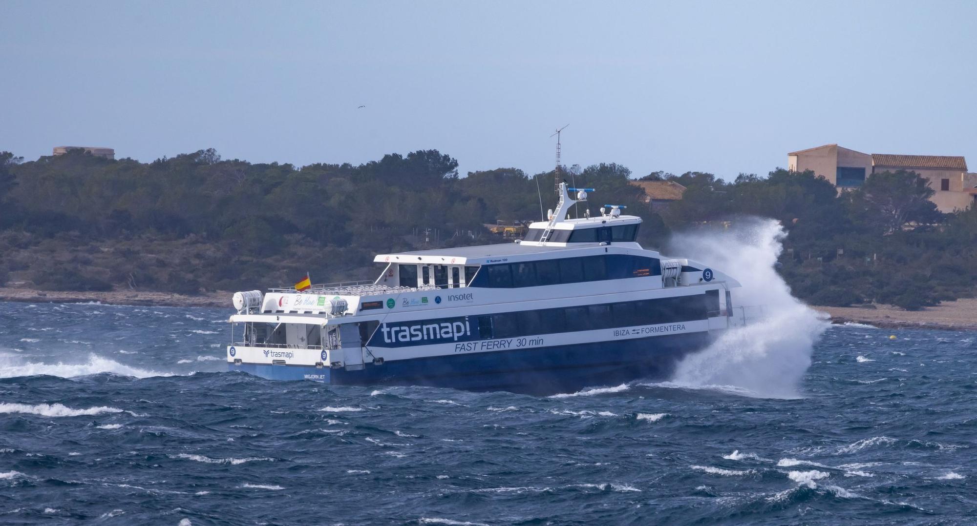 Todas las imágenes del temporal de viento en Formentera