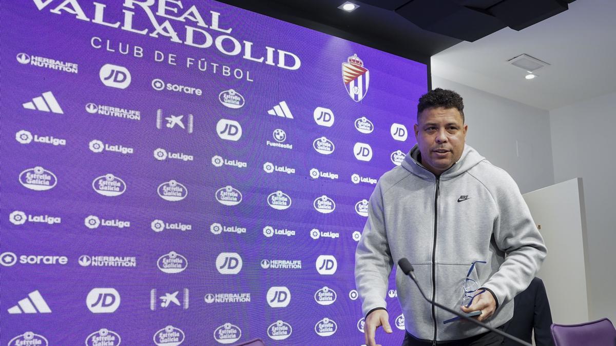 Ronaldo se queda en Valladolid tras su ascenso y asume los "errores"