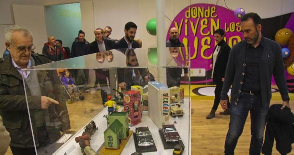 Los juguetes salen a la calle en Ibi