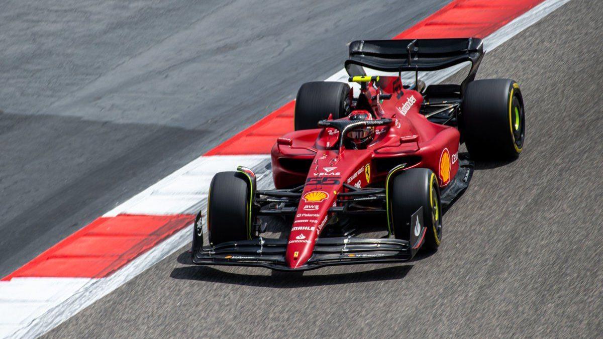 Carlos Sainz, al volant del seu Ferrari