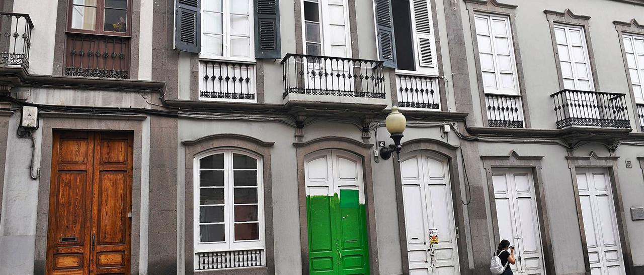 Tres casonas del Cabildo en la calle Buenos Aires están tomadas por okupas