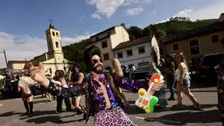 Un desfile y celebraciones para "enmarcar" en Oviedo, con la despedida de Olloniego a las fiestas de San Antonio: "Este año fue exagerado"
