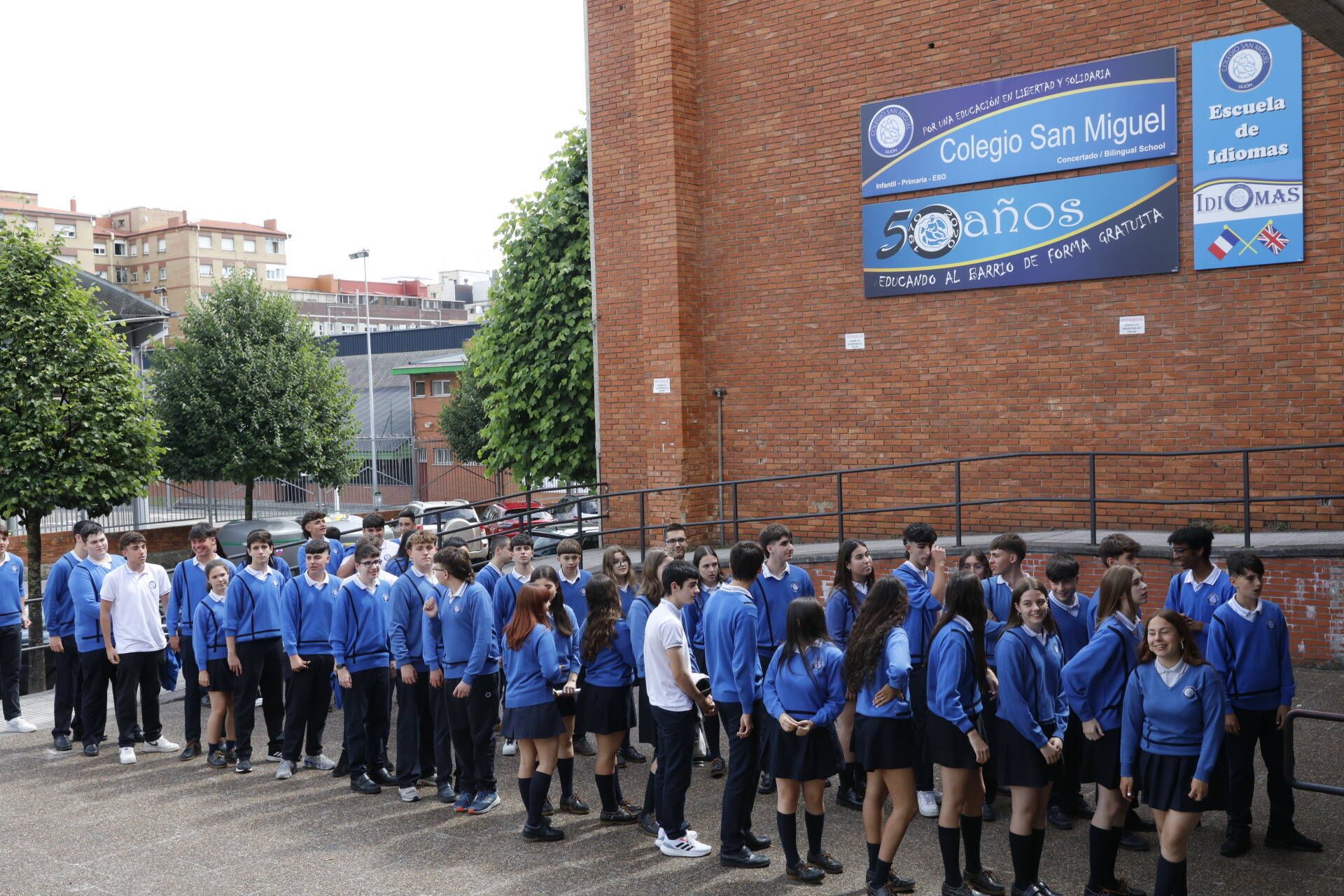 Los centros educativos gijoneses, de graduación