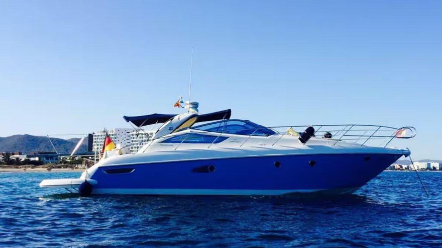 Esto es lo que cuesta alquilar un barco para alojarse en Ibiza