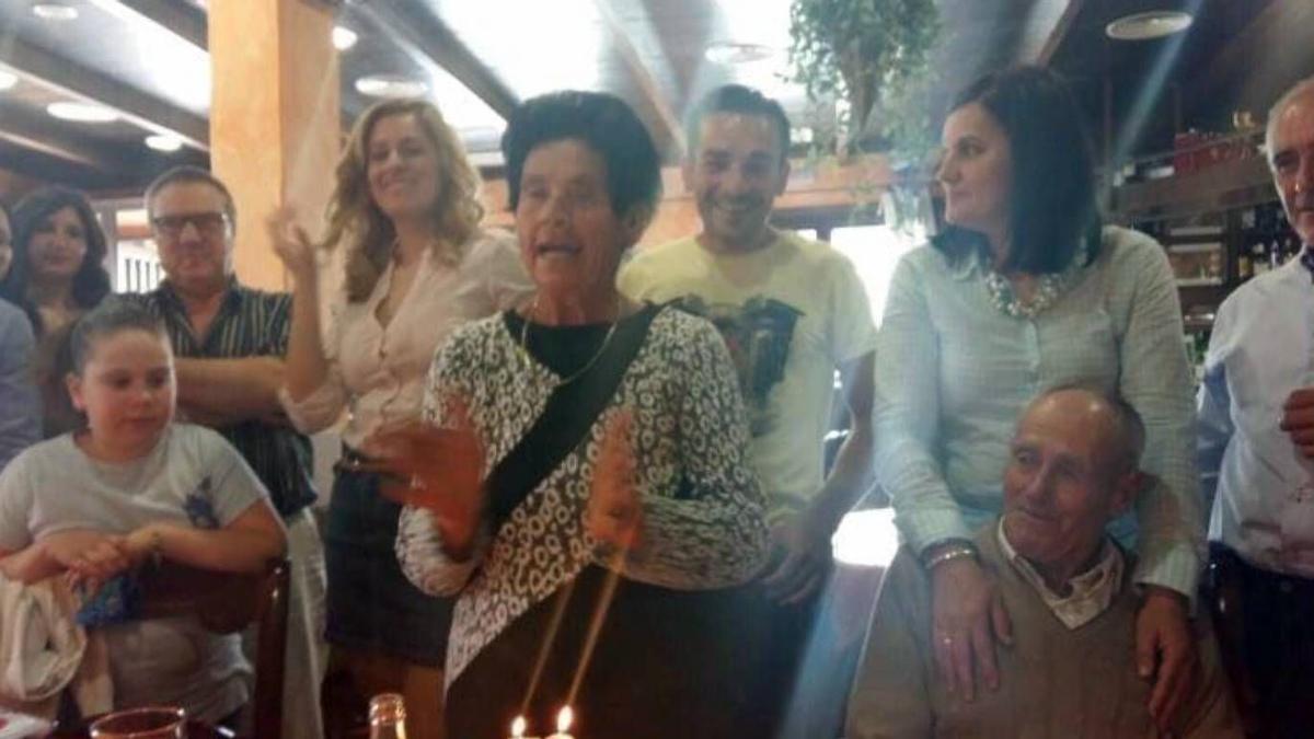 Lucía celebrando su 78 cumpleaños.