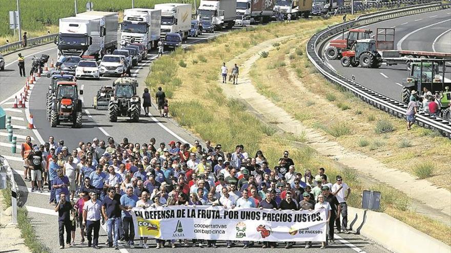 Los fruticultores de Aragón afrontan una campaña cargada de inquietud