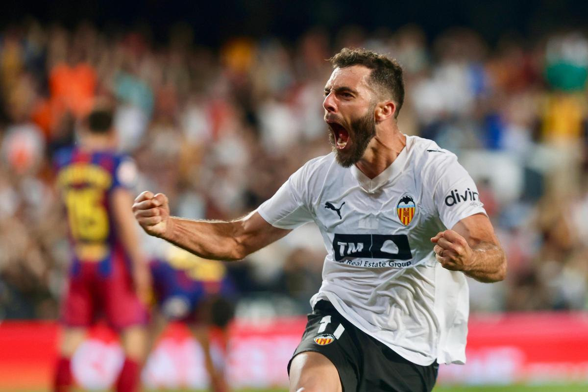 Luis Rioja celebra el gol contra el Barcelona