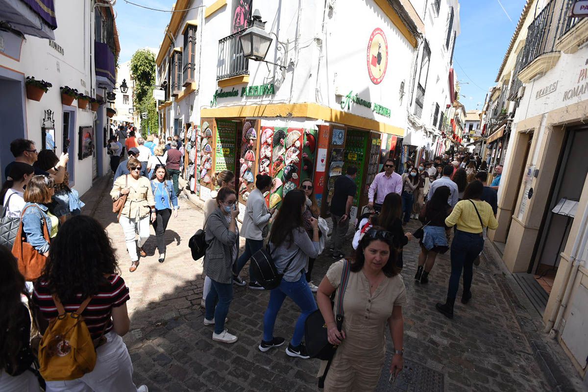 Los visitantes inundan Córdoba al inicio de la Semana Santa