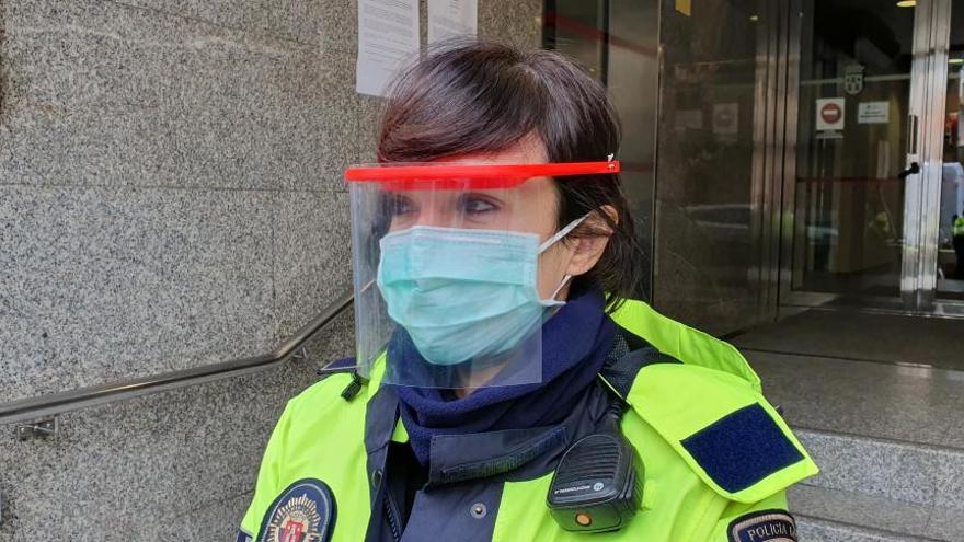 Modelo de mascarilla diseñado por la Policía Local.