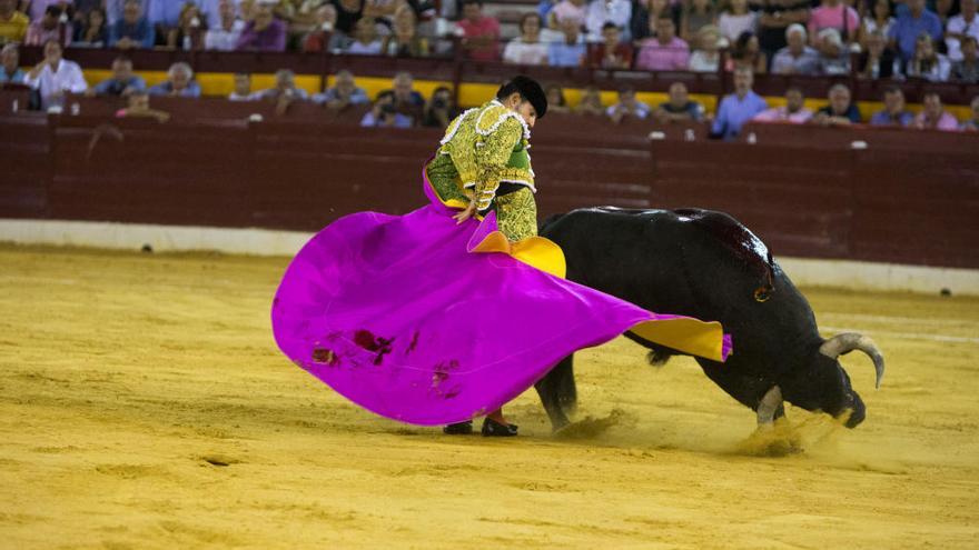 Alejandro cerró con esta tafallera el quite por orticinas con caracolinas.